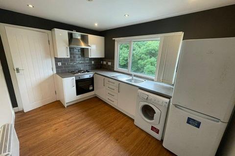 2 bedroom flat to rent, Kirkgate, Shipley, West Yorkshire, BD18