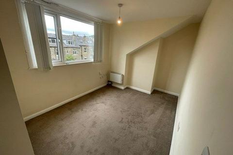 2 bedroom flat to rent, Kirkgate, Shipley, West Yorkshire, BD18