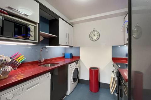 7, Lucy Court Acland Road, Exeter, EX4 6AG