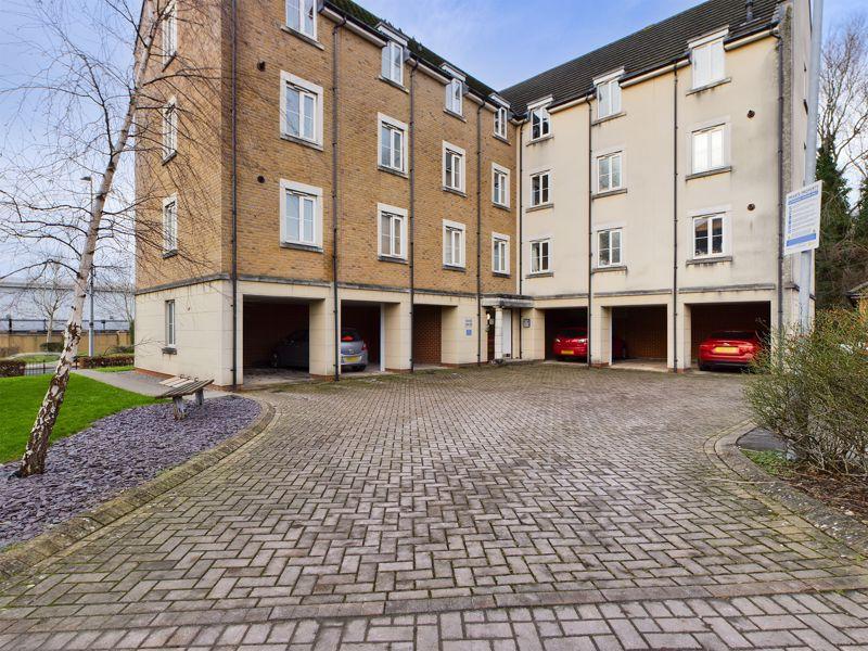 Ffordd James McGhan, Grangetown, Cardiff, CF11 7JU 2 bed flat for sale