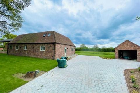 3 bedroom property for sale, Barn Conversion, London Road, Canwell B75 5SD