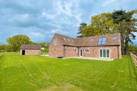 3 bedroom property for sale, Barn Conversion, London Road, Canwell B75 5SD