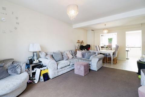 3 bedroom terraced house for sale, Trelawney Avenue, Langley