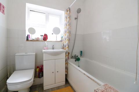 82 Trelawney Avenue, Langley, Slough, SL3 8RW