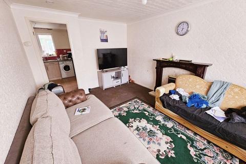 2 bedroom semi-detached house for sale - Grebe Close, Erdington, Birmingham, B23 7RW