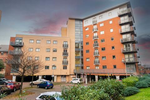 2 bedroom apartment to rent - City Walk, Leeds LS11