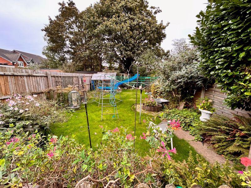 Redacre Road, Sutton Coldfield, B73 5EE 3 bed semidetached house for