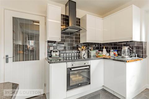 42 Foxhill, Shaw, Oldham, OL2 7NQ