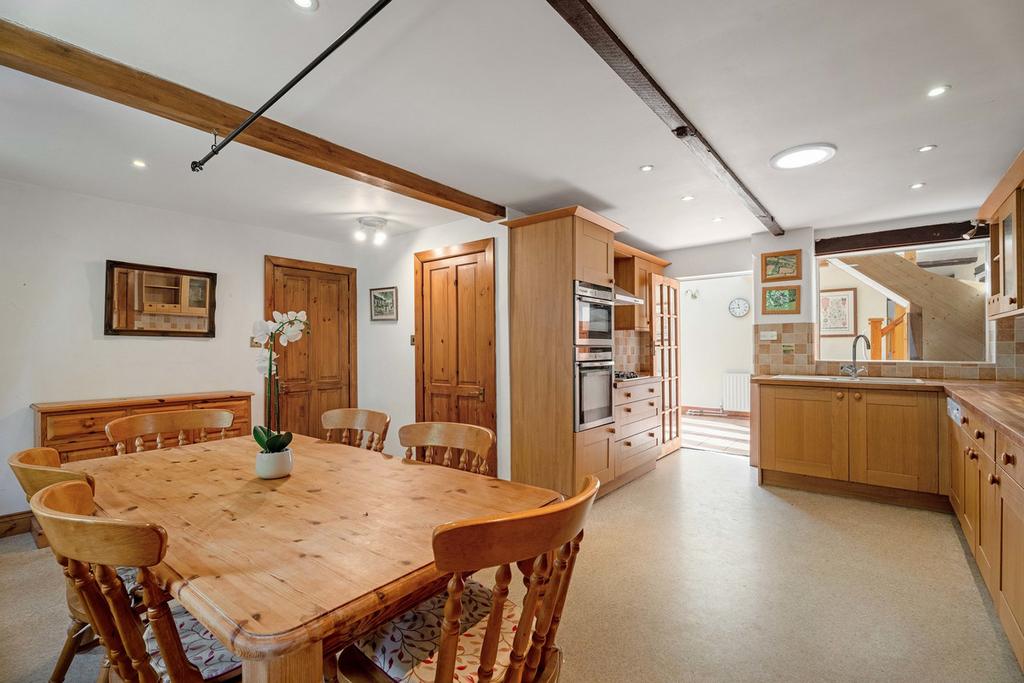 Hellidon, Daventry, Northamptonshire NN11 6LG 3 bed barn conversion for
