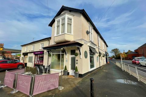 End of terrace house for sale, Scalby Road, Scarborough YO12
