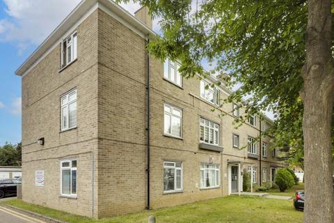 2 bedroom flat for sale, Heaths Close, Enfield