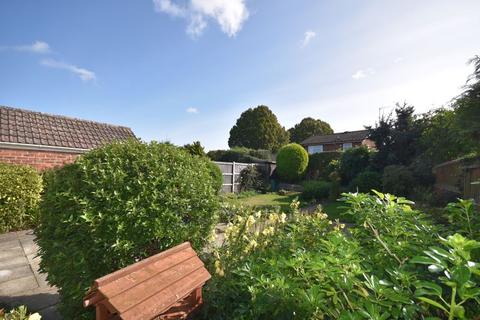 2 bedroom bungalow for sale - Stonehouse Road, Sprowston, Norwich