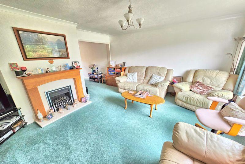 Crawford Drive, Fareham PO16 4 bed semidetached house for sale £390,000