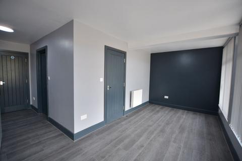 Studio to rent, Tilbury Close, Reading