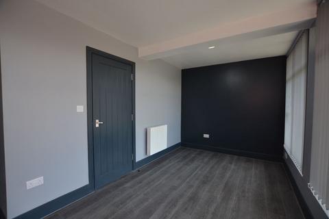 Studio to rent, Tilbury Close, Reading