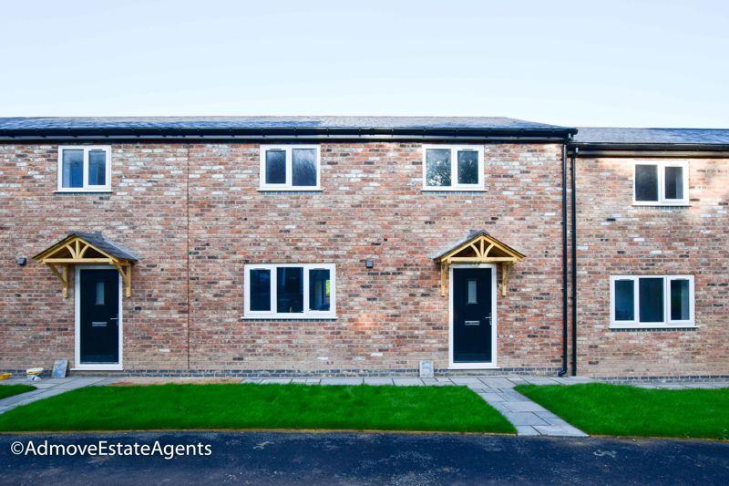 The Mill, Massey Brook Lane, Lymm, WA13 3 bed barn conversion to rent