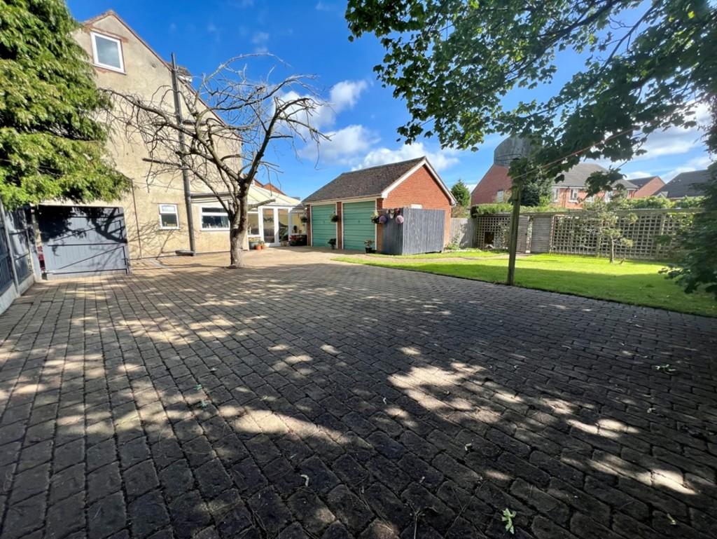 Chorley Road, Burntwood 4 bed cottage for sale £295,000