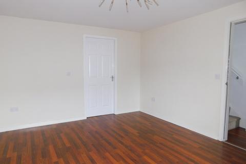 3 bedroom end of terrace house to rent, Whitehouse Gardens, Gorebridge