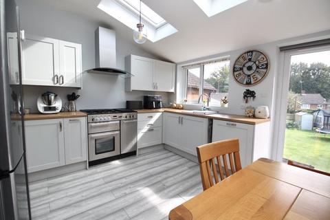 25 Burnham Chase, Southampton, SO18 5DG
