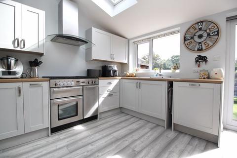 25 Burnham Chase, Southampton, SO18 5DG