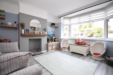 25 Burnham Chase, Southampton, SO18 5DG