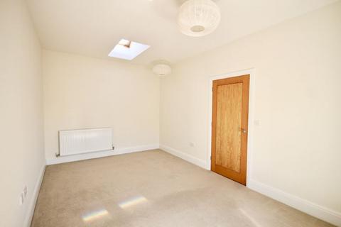 2 bedroom end of terrace house to rent, Harptree Court, Poundbury