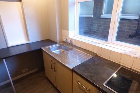 Studio to rent - High Street South, Dunstable