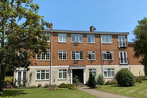 2 bedroom flat for sale, Gainsborough Court, Walton-on-Thames, Surrey, KT12 1NJ