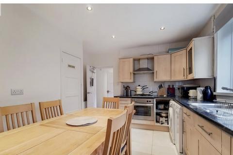 4 bedroom terraced house to rent - Blanchedowne, London SE5