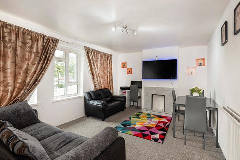 2 bedroom maisonette for sale - Mcleod Road, London, SE2