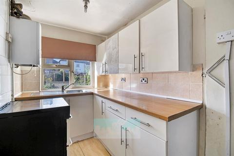 2 Burdett Road, Croydon, CR0 2HH