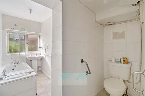2 Burdett Road, Croydon, CR0 2HH