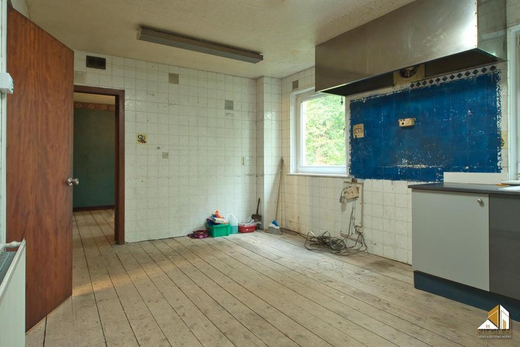 KITCHEN-2.jpg