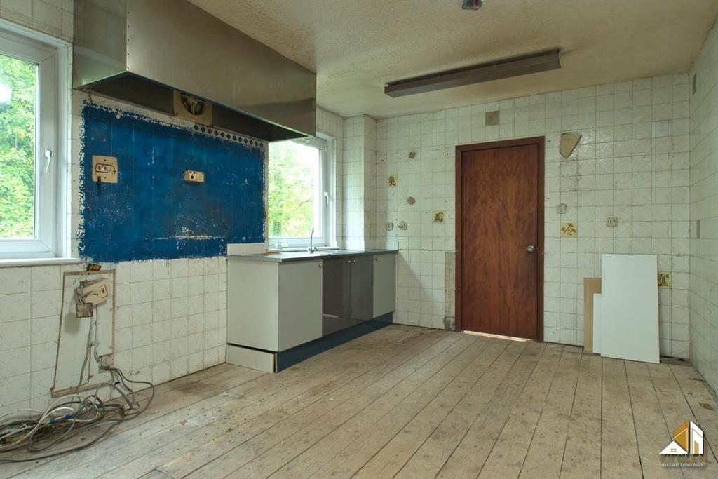 KITCHEN-3.jpg