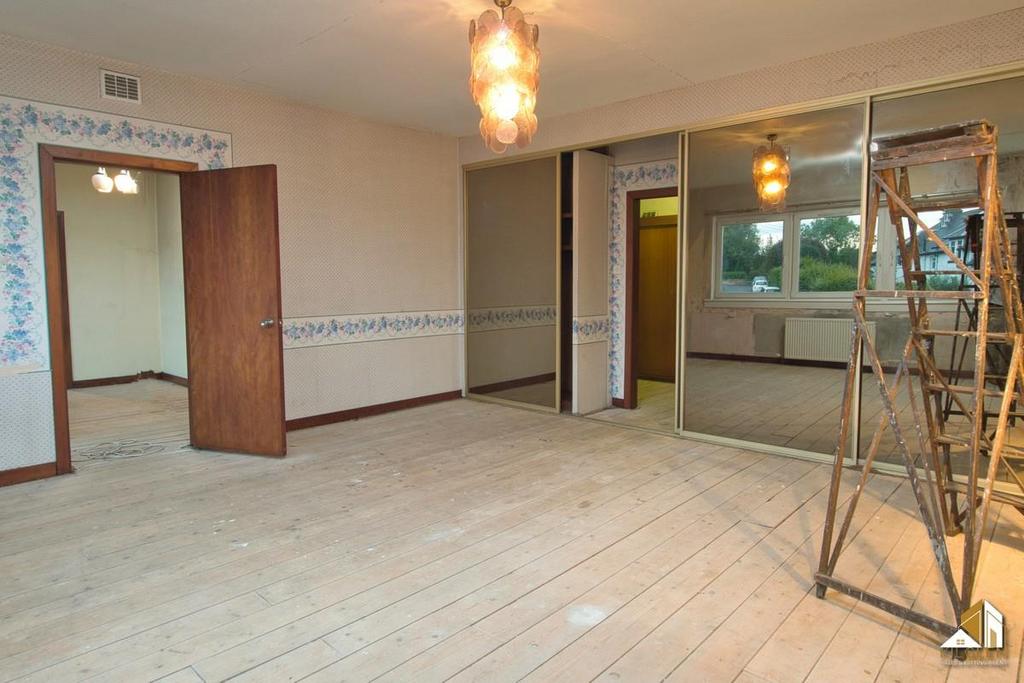 BEDROOM-1-2.jpg