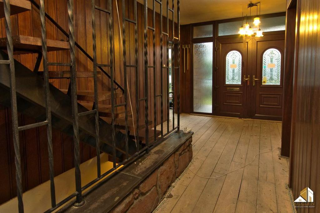 HALLWAY-2.jpg