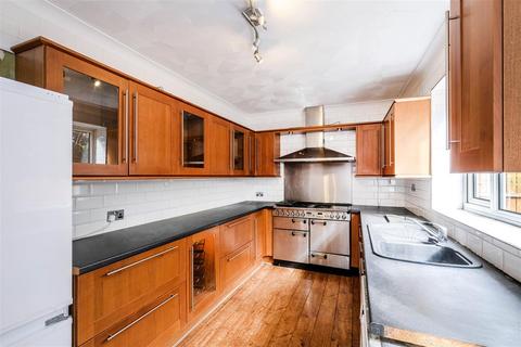 47 Marlyon Road, Ilford, IG6 3XW