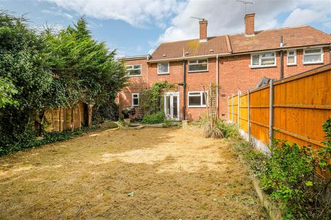 47 Marlyon Road, Ilford, IG6 3XW