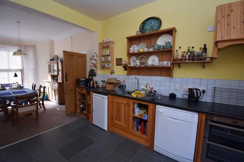 8 bedroom terraced house for sale, Caernarfon Road, Criccieth