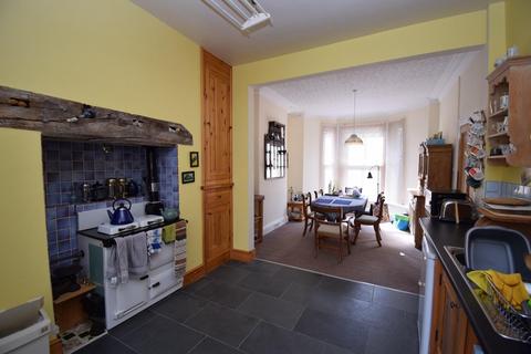 8 bedroom terraced house for sale, Caernarfon Road, Criccieth