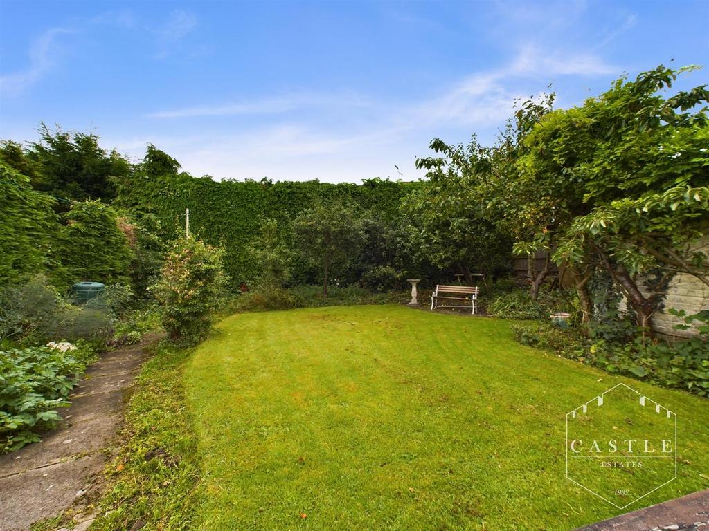 Middlefield Lane, Hinckley 3 bed detached bungalow for sale £300,000