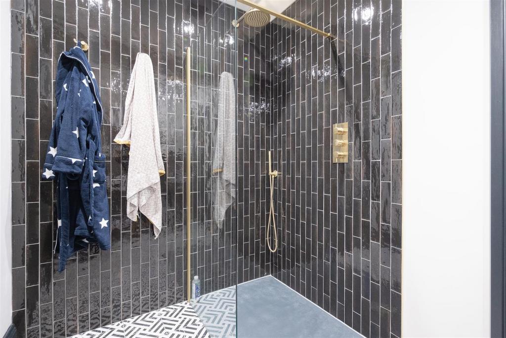 Shower Room 3