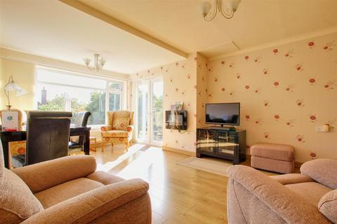 15 Belgrave Drive, Hornsea, HU18 1LU