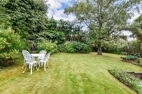 3 Sand Close, West Wellow, Romsey, SO51 6RD