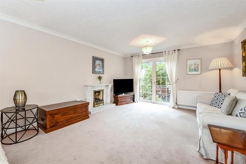 3 Sand Close, West Wellow, Romsey, SO51 6RD