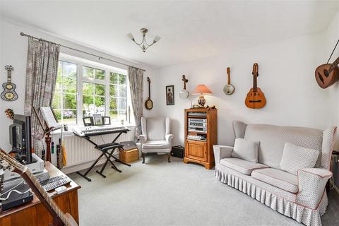 3 Sand Close, West Wellow, Romsey, SO51 6RD