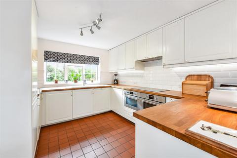 3 Sand Close, West Wellow, Romsey, SO51 6RD