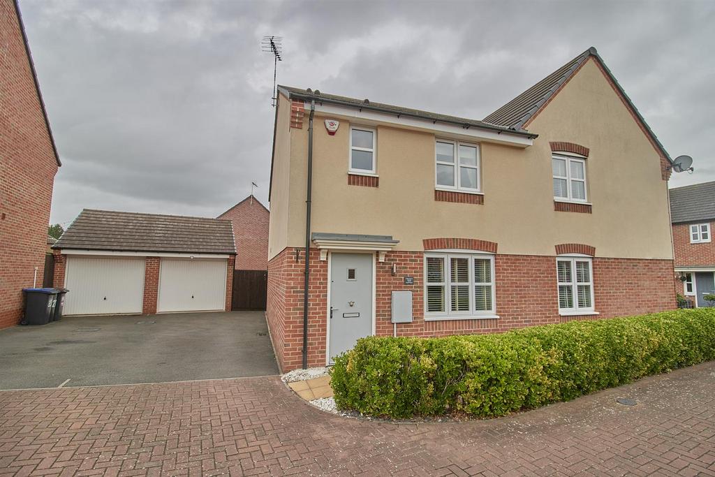 Holywell Fields, Hinckley 3 bed house £1,200 pcm (£277 pw)