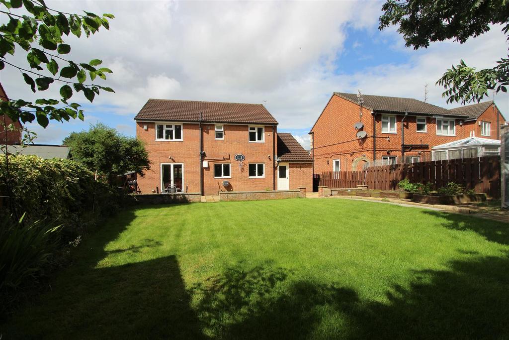 Newlyn Drive, Darlington 5 bed detached house for sale £330,000