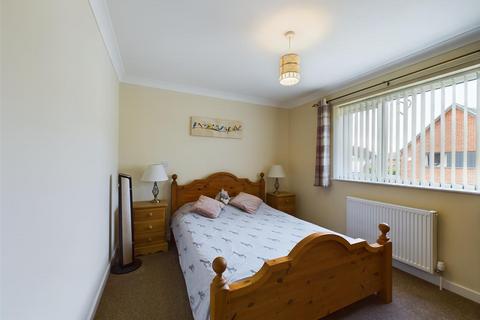 6 Bridge Close, Great Witchingham, Norwich, NR9 5TE